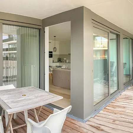 Amazing In With Swimming Pool Apartment *