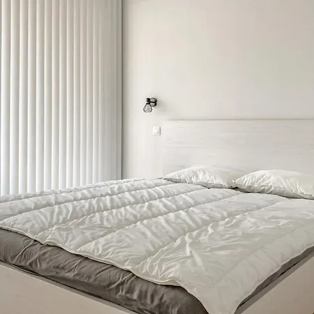 Amazing In With Swimming Pool Apartment *