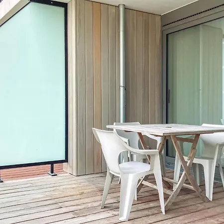 Beautiful In With Outdoor Swimming Pool, Wifi&2 Bedrooms *