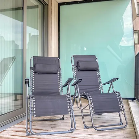 Beautiful In With Outdoor Swimming Pool, Wifi&2 Bedrooms
